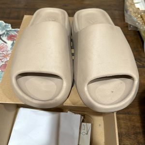 Adidas Yeezy Slide